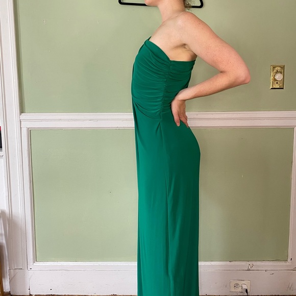 Emerald green formal dress - Picture 6 of 7